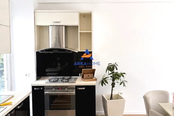 Shtepi ne shitje Apartament ne Tirane, 2+1, Mobilimi E mobiluar, Pagesa 258,000  Euro.