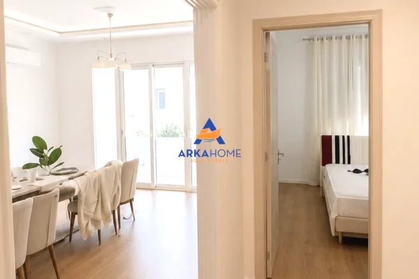 Shtepi ne shitje Apartament ne Tirane, 2+1, Mobilimi E mobiluar, Pagesa 258,000  Euro.