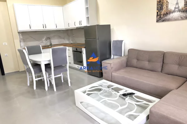 Shtepi me qera Apartament ne Tirane, 2+1, Mobilimi E mobiluar, Pagesa 589  Euro.