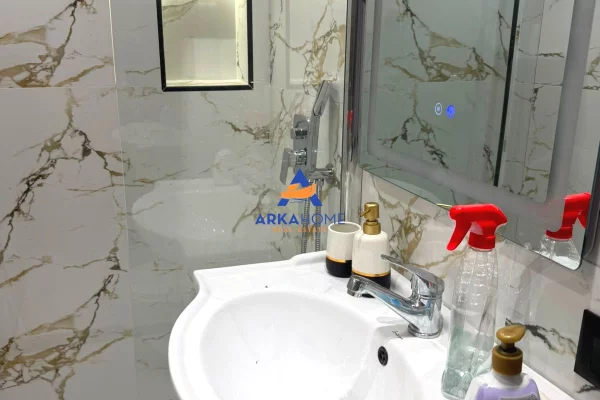 Shtepi me qera Apartament ne Tirane, 2+1, Mobilimi E mobiluar, Pagesa 800  Euro.