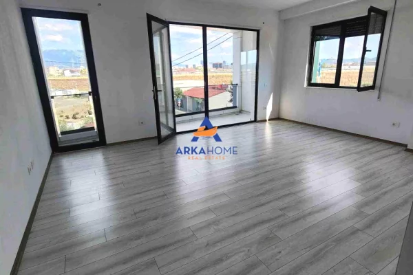 Shtepi ne shitje Apartament ne Tirane, 3+1, Mobilimi Bosh, pa mobiluar, Pagesa 202,500  Euro.