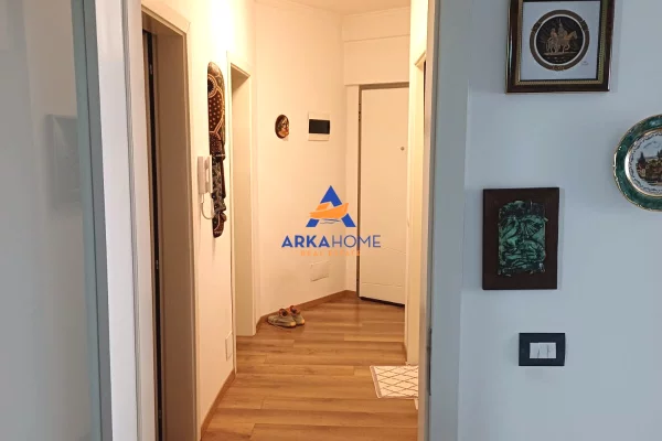 Shtepi ne shitje Apartament ne Tirane, 3+1, Mobilimi E mobiluar, Pagesa 280,000  Euro.