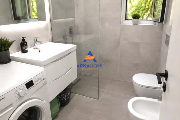 Shtepi ne shitje Apartament ne Tirane, 1+1, Mobilimi E mobiluar, Pagesa 155,000  Euro.