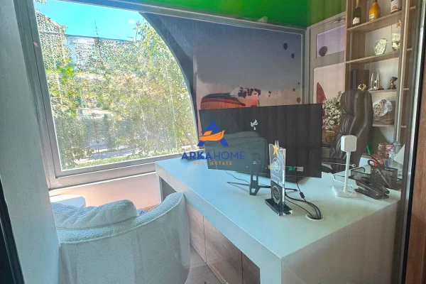 SHITET AMBIENT BIZNESI 60M2 "RRUGA MUHAMET GJOLLESHA" 260.000 EURO