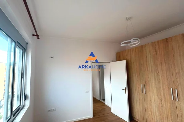 Shtepi ne shitje Apartament ne Tirane, 1+1, Mobilimi E mobiluar, Pagesa 153,000  Euro.