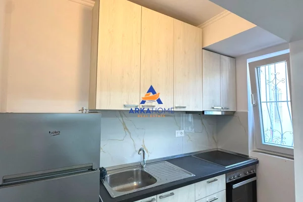 Shtepi ne shitje Apartament ne Tirane, 1+1, Mobilimi Bosh, pa mobiluar, Pagesa 123,000  Euro.