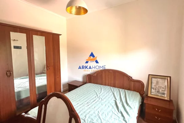 Shtepi me qera Apartament ne Tirane, 1+1, Mobilimi E mobiluar, Pagesa 375  Euro.