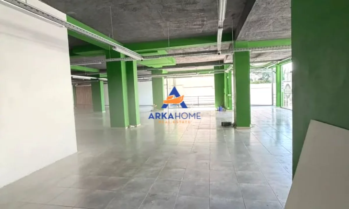 AMBIENT ME QERA 90M2 "ZOGU I ZI" 95.000 LEKE