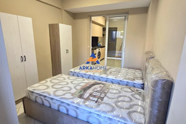 Shtepi me qera Apartament ne Tirane, Garsoniere, Mobilimi E mobiluar, Pagesa 515  Euro.