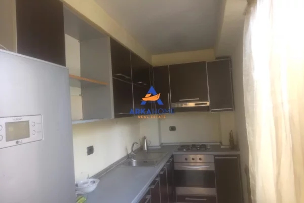 Shtepi me qera Apartament ne Tirane, 2+1, Mobilimi E mobiluar, Pagesa 644  Euro.