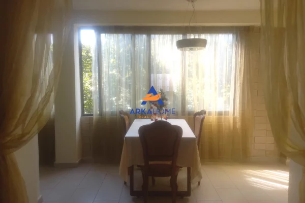 Shtepi me qera Apartament ne Tirane, 2+1, Mobilimi E mobiluar, Pagesa 644  Euro.