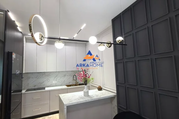 Shtepi me qera Apartament ne Tirane, 2+1, Mobilimi E mobiluar, Pagesa 1,074  Euro.