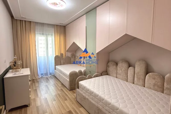 Shtepi me qera Apartament ne Tirane, 2+1, Mobilimi E mobiluar, Pagesa 1,074  Euro.