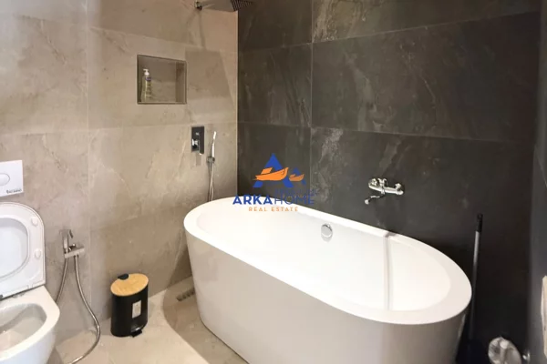 Shtepi me qera Apartament ne Tirane, 2+1, Mobilimi E mobiluar, Pagesa 1,074  Euro.