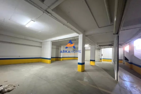 Ambient biznesi me qera 1+1 ne Tirane - 1,181 Euro