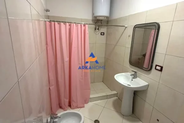 Shtepi me qera Apartament ne Tirane, 1+1, Mobilimi E mobiluar, Pagesa 500  Euro.