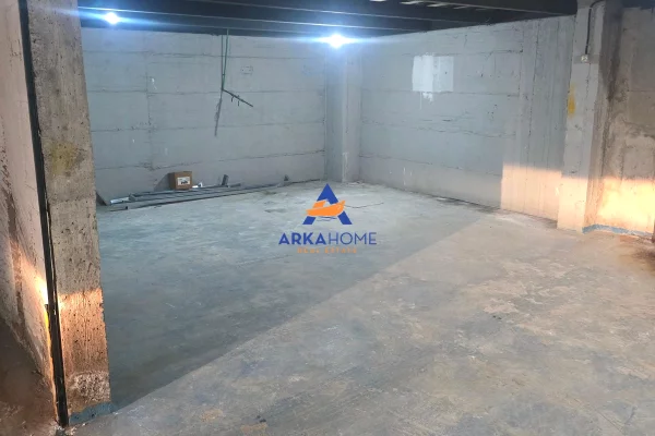 JEPET AMBIENT ME QERA 190M2 "LIQENI I THATE" 750 EURO