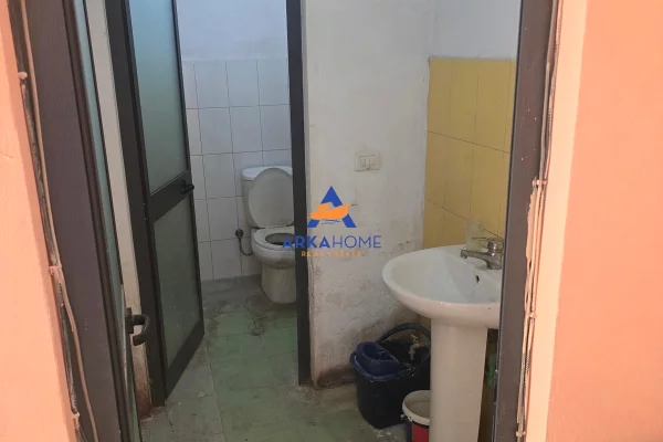 JEPET AMBIENT ME QERA 190M2 "LIQENI I THATE" 750 EURO