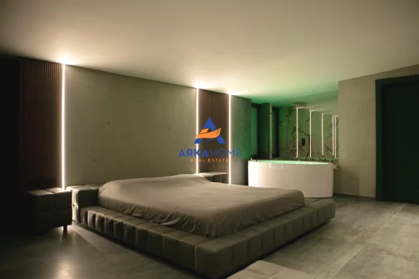 Penthouse (panoramic top floor) for sale in Tirana 3+1, Furnished