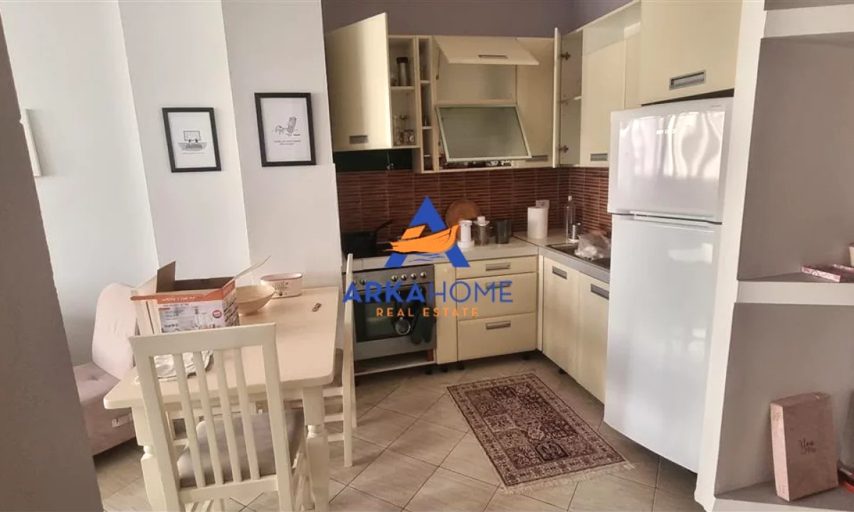 Shtepi me qera Apartament ne Tirane, 1+1, Mobilimi E mobiluar, Pagesa 537  Euro.