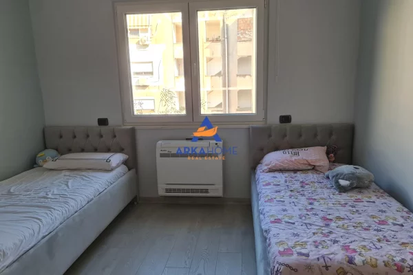 Shtepi me qera Apartament ne Tirane, 3+1, Mobilimi E mobiluar, Pagesa 805  Euro.