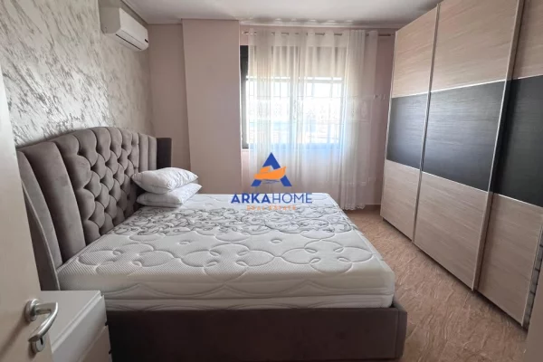 Shtepi me qera Apartament ne Durres, 2+1, Mobilimi E mobiluar, Pagesa 500  Euro.