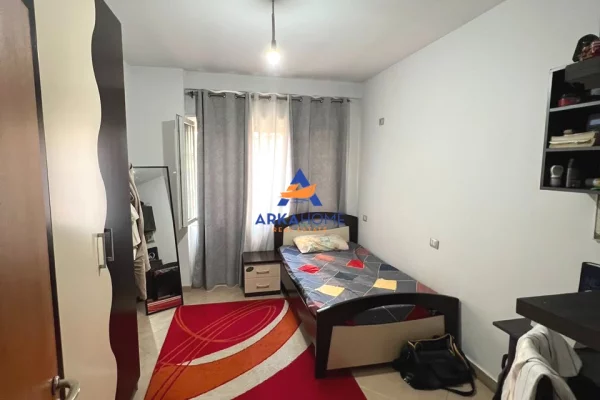 Shtepi ne shitje Apartament ne Tirane, 2+1, Mobilimi E mobiluar, Pagesa 193,340  Euro.