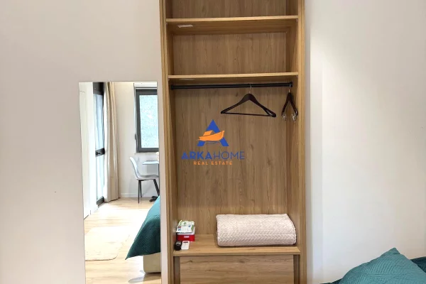 Shtepi me qera Apartament ne Tirane, 2+1, Mobilimi E mobiluar, Pagesa 1,300  Euro.