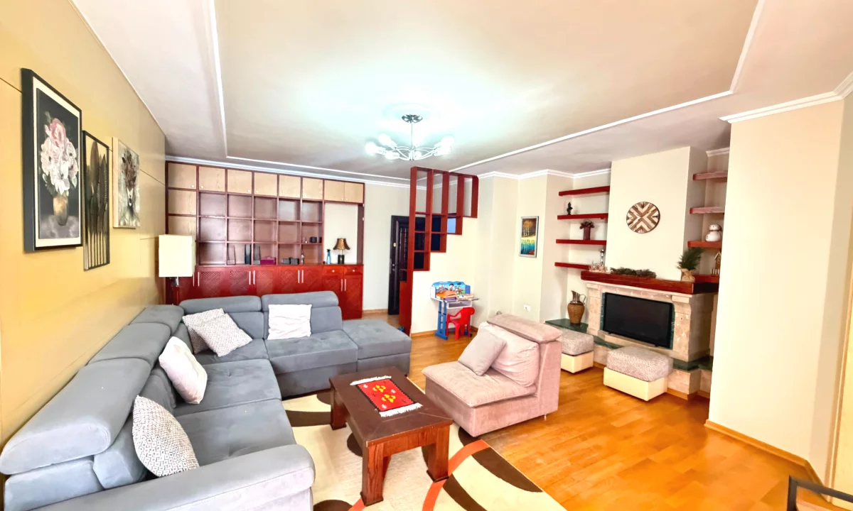 Shtepi me qera Apartament ne Tirane, 2+1, Mobilimi E mobiluar, Pagesa 913  Euro.