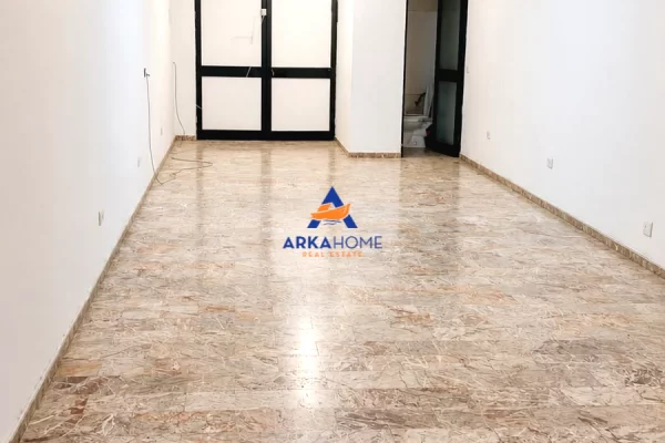 JEPET ME QERA AMBIENT BIZNESI 50M2 "VASIL SHANTO" 80.000 LEKE