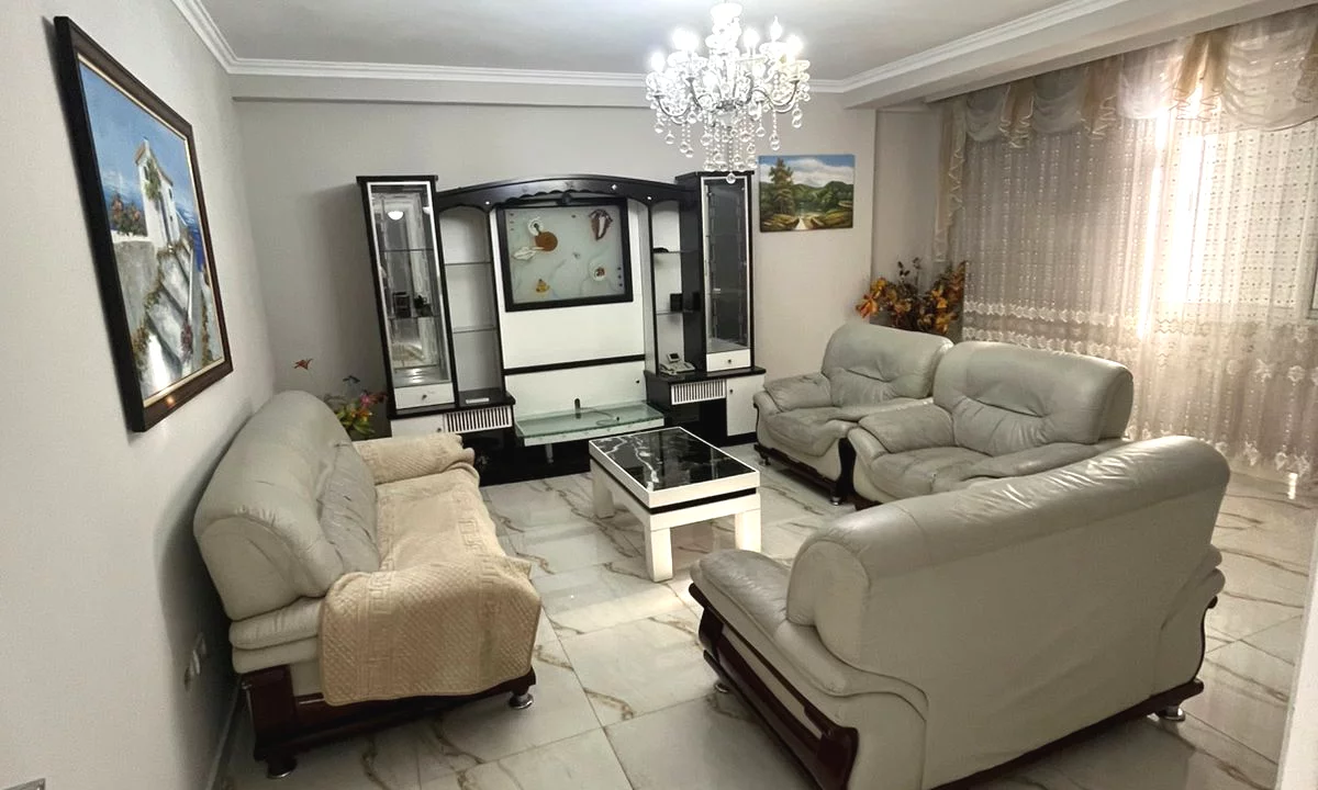 Shtepi me qera Apartament ne Tirane, 4+1, Mobilimi E mobiluar, Pagesa 1,020  Euro.