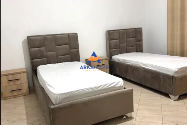 Shtepi me qera Apartament ne Tirane, 2+1, Mobilimi E mobiluar, Pagesa 450  Euro.