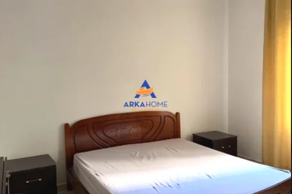 Shtepi me qera Apartament ne Tirane, 2+1, Mobilimi E mobiluar, Pagesa 450  Euro.