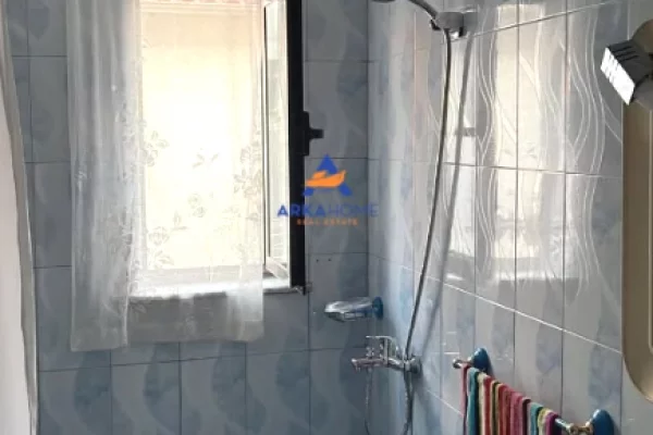 Shtepi me qera Apartament ne Tirane, 2+1, Mobilimi E mobiluar, Pagesa 643  Euro.