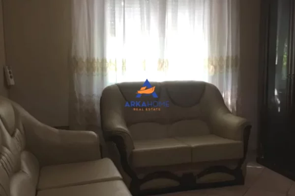 Shtepi me qera Apartament ne Tirane, 2+1, Mobilimi E mobiluar, Pagesa 643  Euro.
