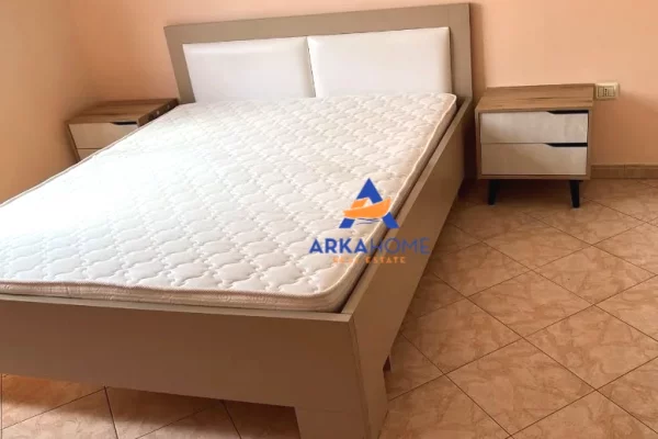 Shtepi me qera Apartament ne Tirane, 2+1, Mobilimi E mobiluar, Pagesa 643  Euro.