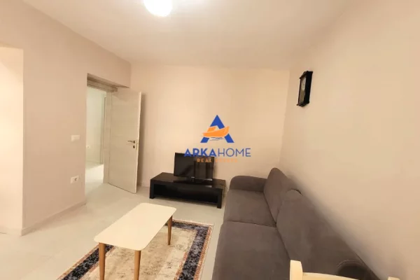Shtepi me qera Apartament ne Tirane, 2+1, Mobilimi E mobiluar, Pagesa 650  Euro.