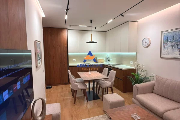 Shtepi me qera Apartament ne Tirane, 1+1, Mobilimi E mobiluar, Pagesa 697  Euro.