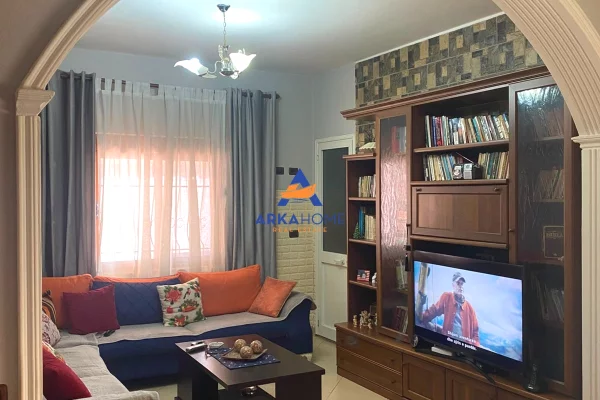 Shtepi ne shitje 2+1 ne Tirane - 220,000 Euro