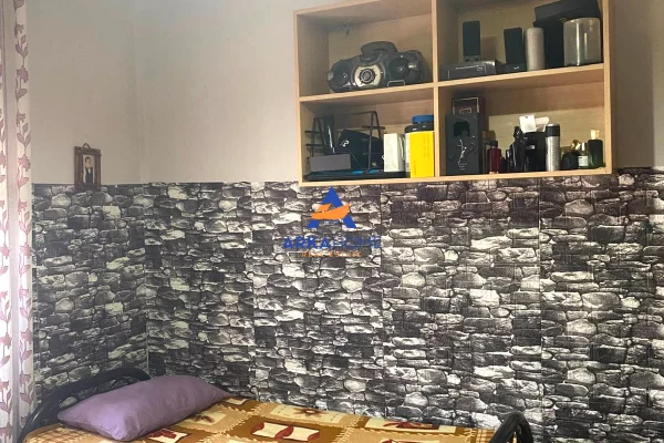 Shtepi ne shitje Apartament ne Tirane, 2+1, Mobilimi E mobiluar, Pagesa 220,000  Euro.