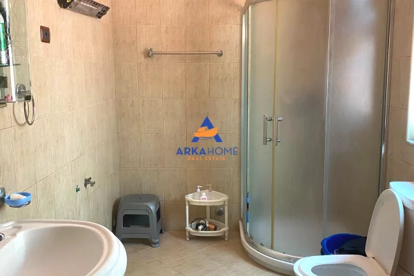 Shtepi ne shitje Apartament ne Tirane, 2+1, Mobilimi E mobiluar, Pagesa 220,000  Euro.