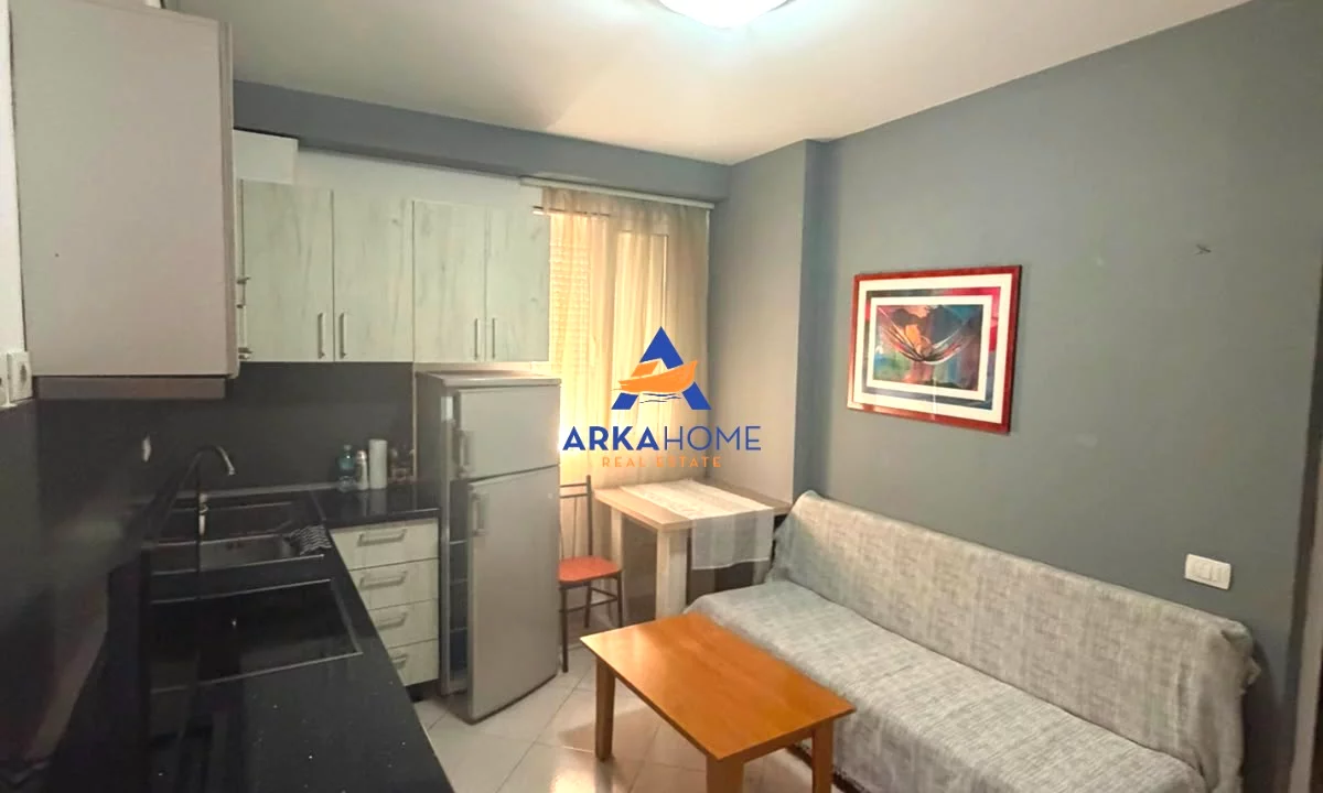 Shtepi me qera Apartament ne Tirane, Garsoniere, Mobilimi E mobiluar, Pagesa 461  Euro.