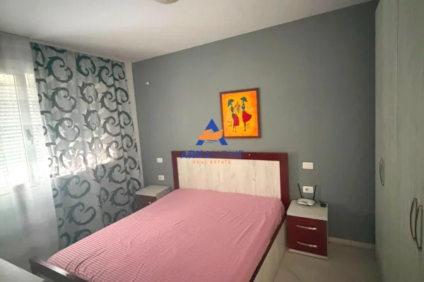 Shtepi me qera Apartament ne Tirane, Garsoniere, Mobilimi E mobiluar, Pagesa 461  Euro.