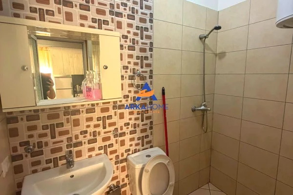 Shtepi me qera Apartament ne Tirane, Garsoniere, Mobilimi E mobiluar, Pagesa 461  Euro.