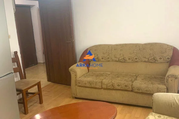 JEPET APARTMENT ME QERA 1+1+ BALLKON "RRUGA BARDHYL" 40.000 LEKE