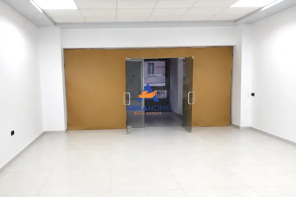 Ambient biznesi ne shitje 1+1 ne Tirane - 965 Euro