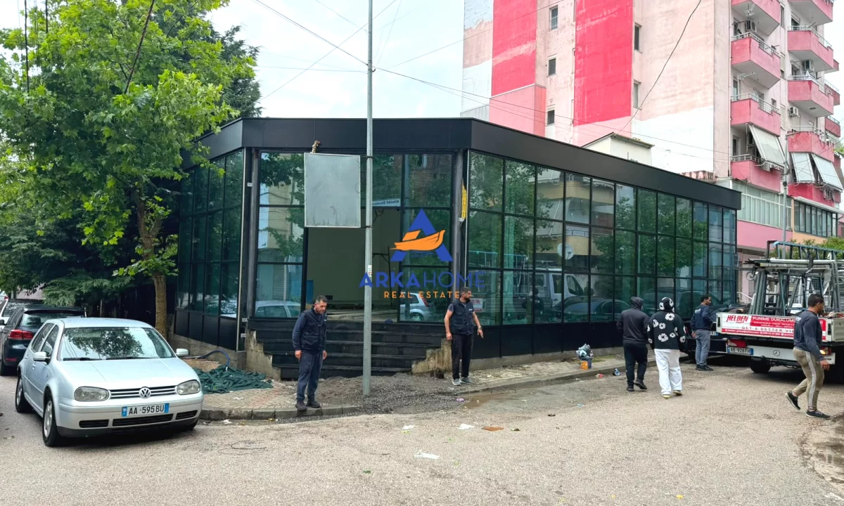 JEPET ME QERA AMBIENT BIZNESI 140M2 "FUSHE-KRUJE" 100000 LEKE