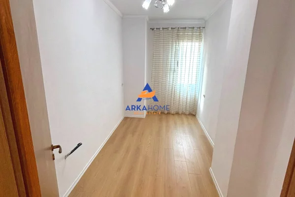Shtepi ne shitje Apartament ne Tirane, 2+1, Mobilimi Bosh, pa mobiluar, Pagesa 145,005  Euro.