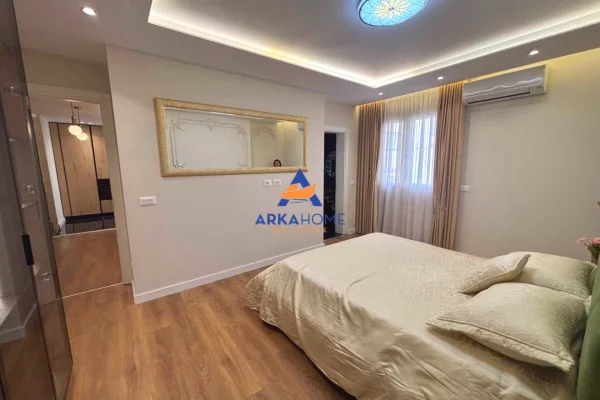 Appartamento in affitto a Tirana 2+1, Arredato