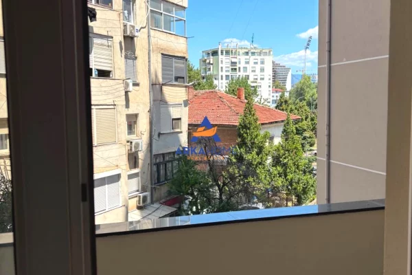 Appartamento in affitto a Tirana 2+1, Arredato